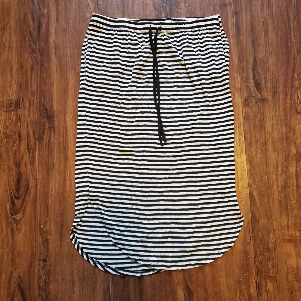 Soft pencil type skirt